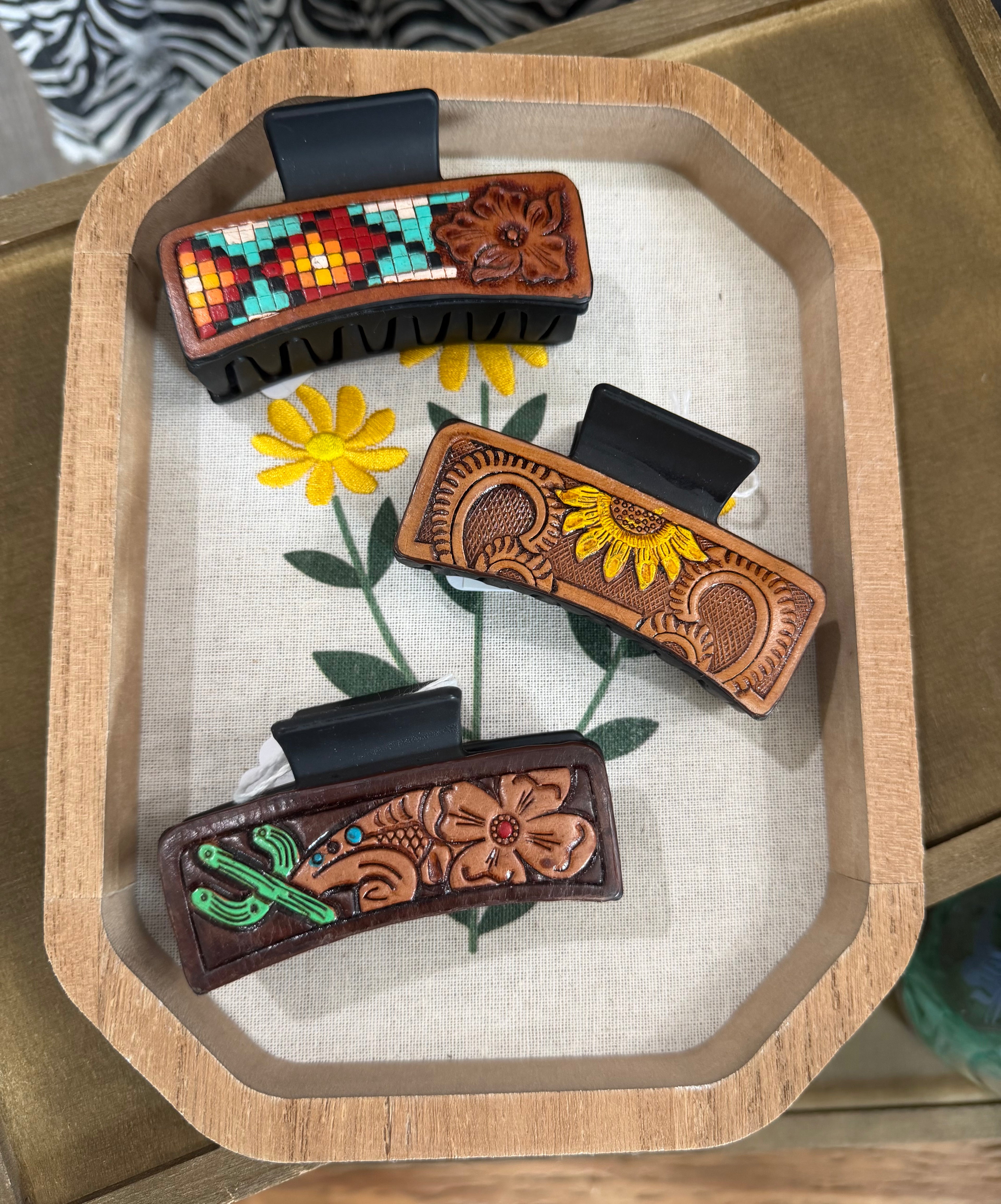 Western Tooled Claw Clip